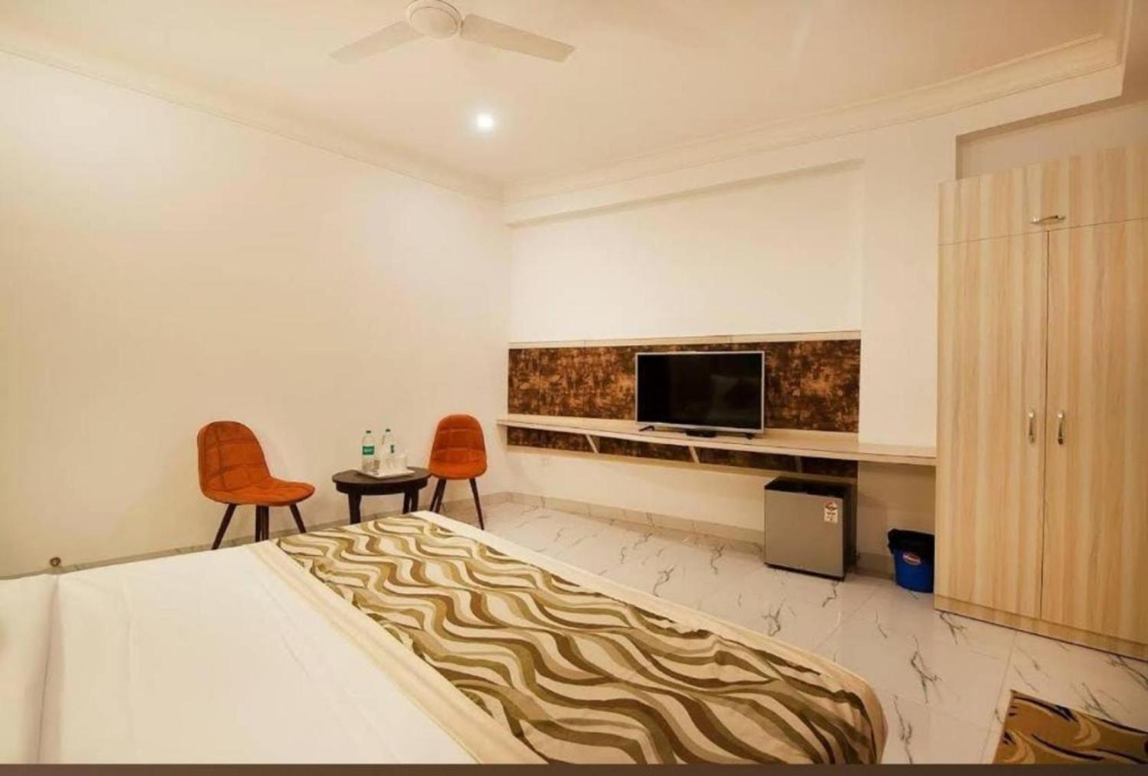 Hotel The Almora By Rs Global Near By Delhi International Airport With - Free Airport Drop New Delhi Ngoại thất bức ảnh
