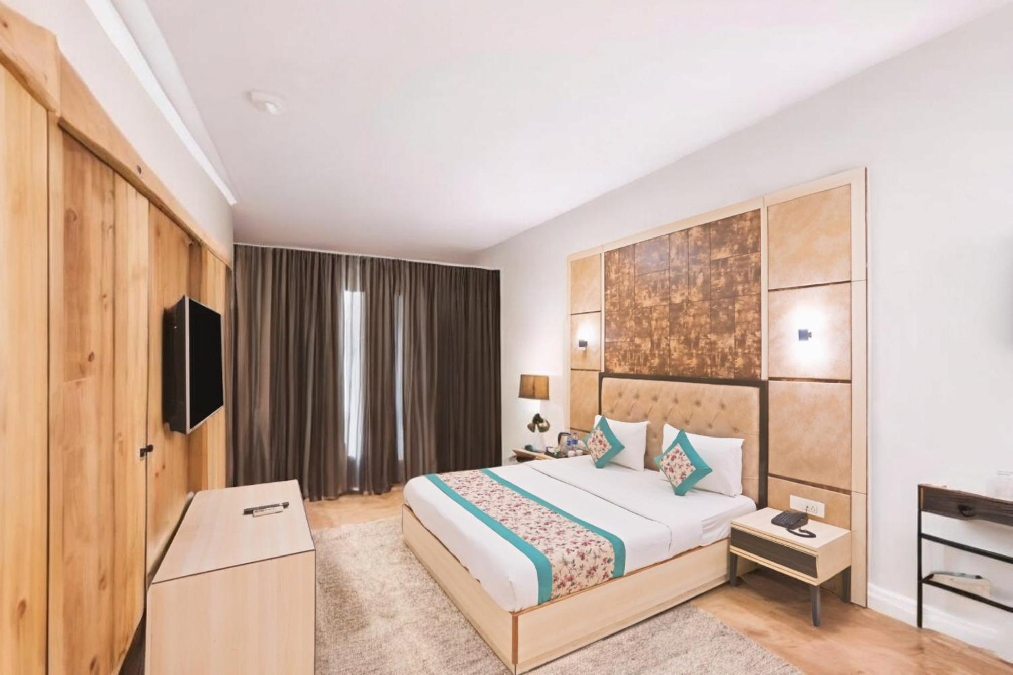 Hotel The Almora By Rs Global Near By Delhi International Airport With - Free Airport Drop New Delhi Ngoại thất bức ảnh