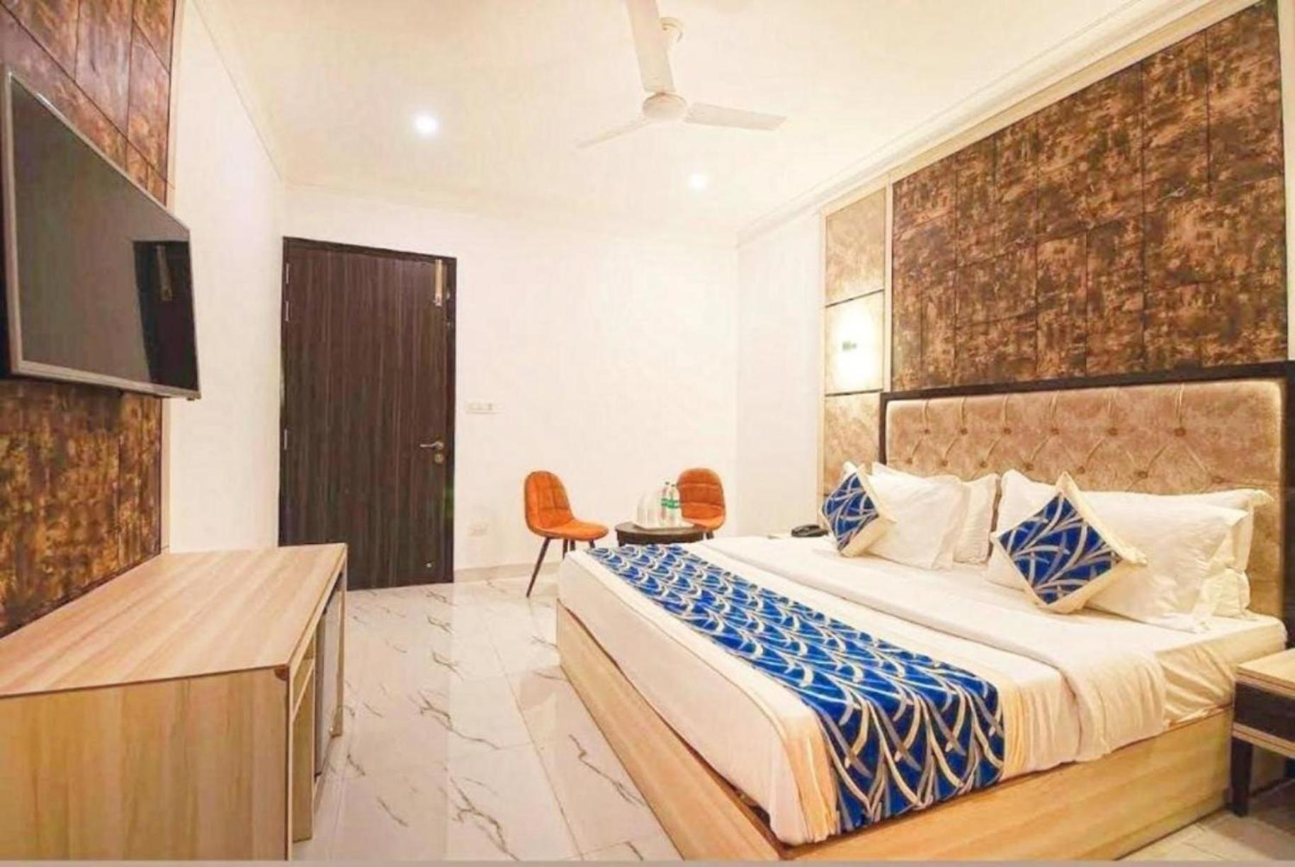 Hotel The Almora By Rs Global Near By Delhi International Airport With - Free Airport Drop New Delhi Ngoại thất bức ảnh
