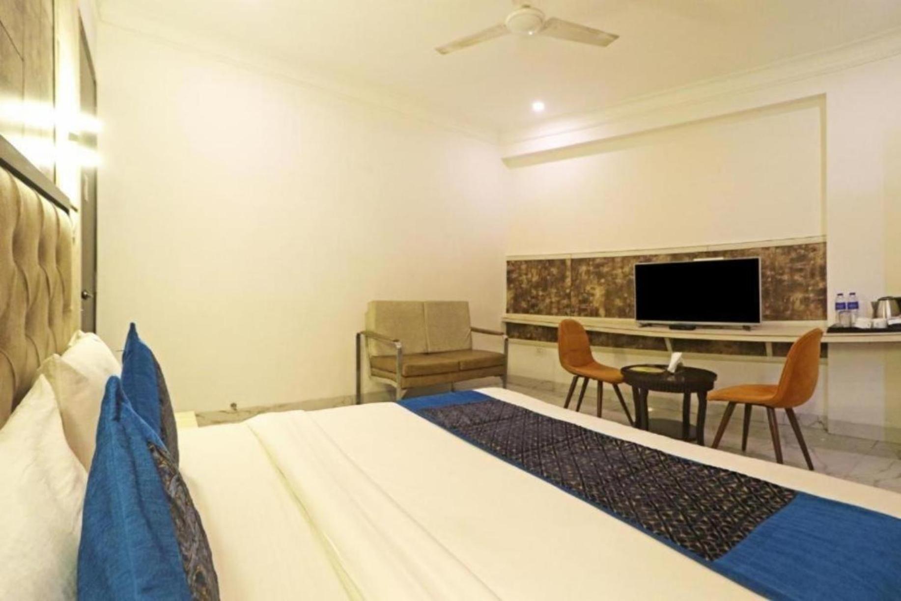 Hotel The Almora By Rs Global Near By Delhi International Airport With - Free Airport Drop New Delhi Ngoại thất bức ảnh