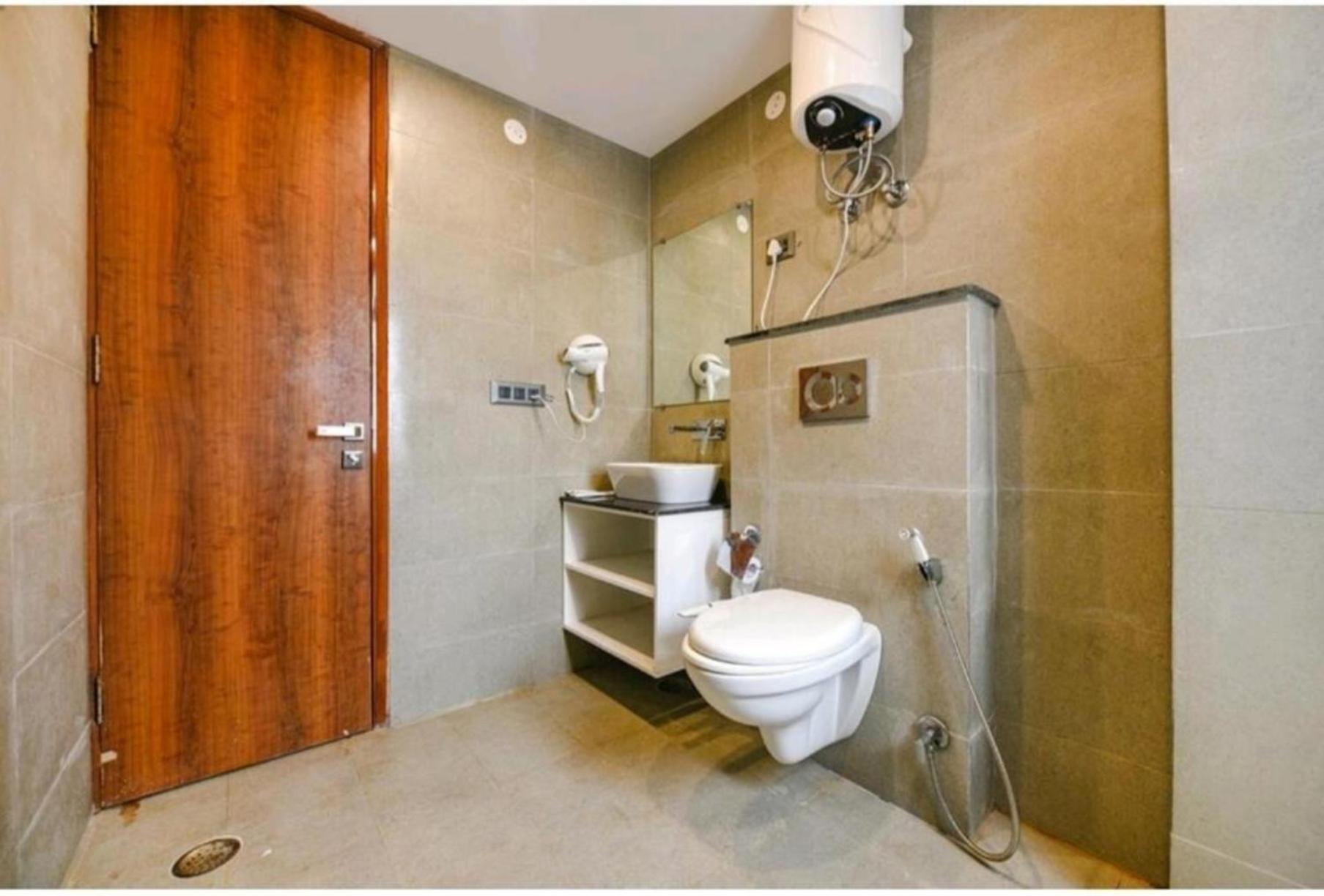 Hotel The Almora By Rs Global Near By Delhi International Airport With - Free Airport Drop New Delhi Ngoại thất bức ảnh